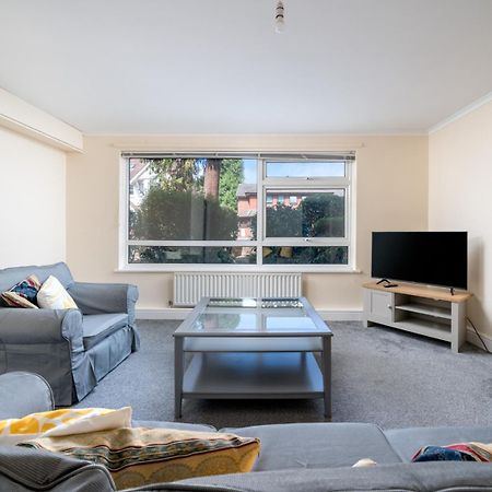 Redhill Surrey 2 Bedroom Pet Friendly Apartment By Sublime Stays ภายนอก รูปภาพ