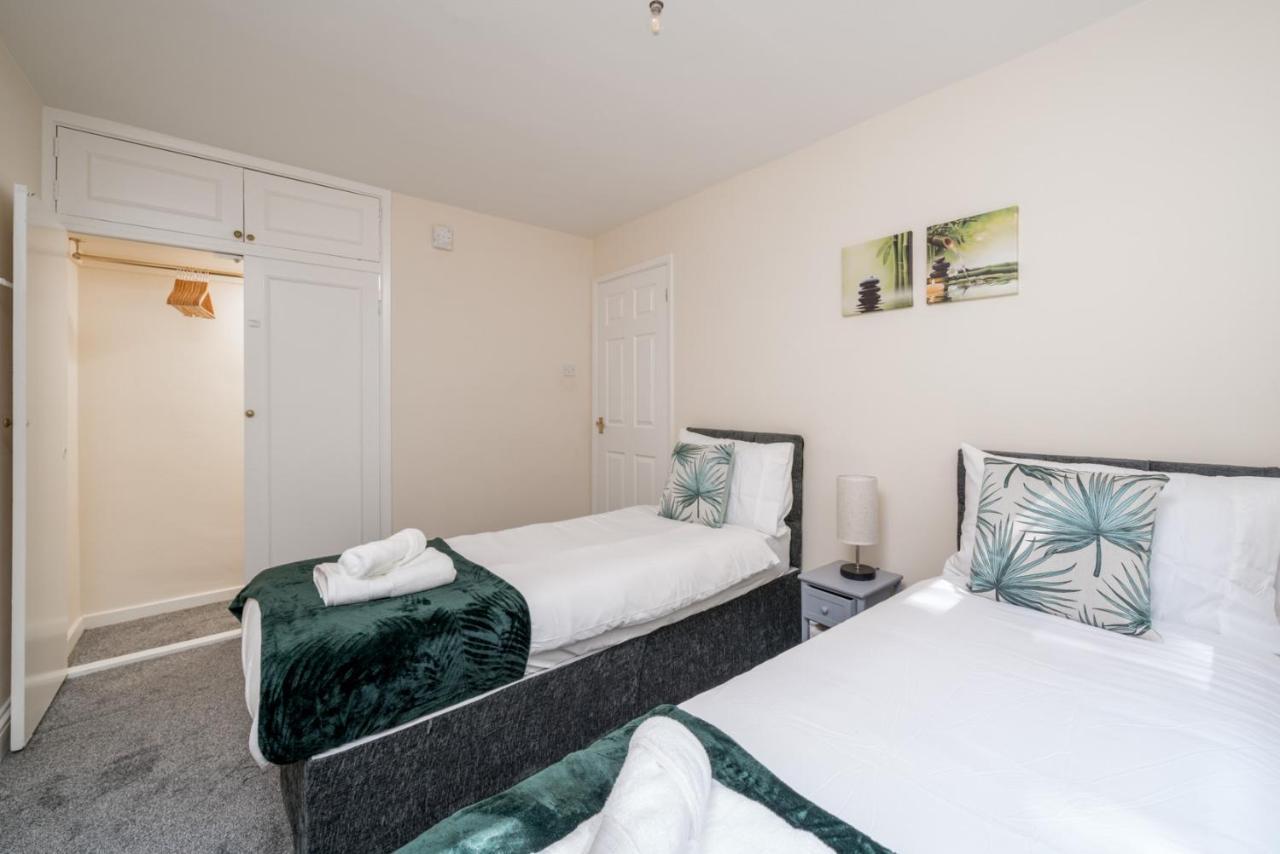 Redhill Surrey 2 Bedroom Pet Friendly Apartment By Sublime Stays ภายนอก รูปภาพ