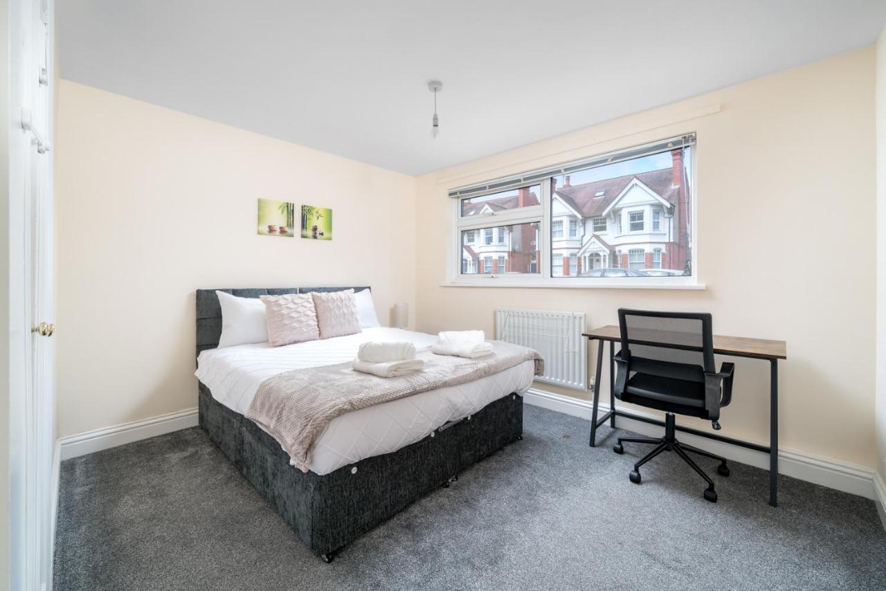 Redhill Surrey 2 Bedroom Pet Friendly Apartment By Sublime Stays ภายนอก รูปภาพ