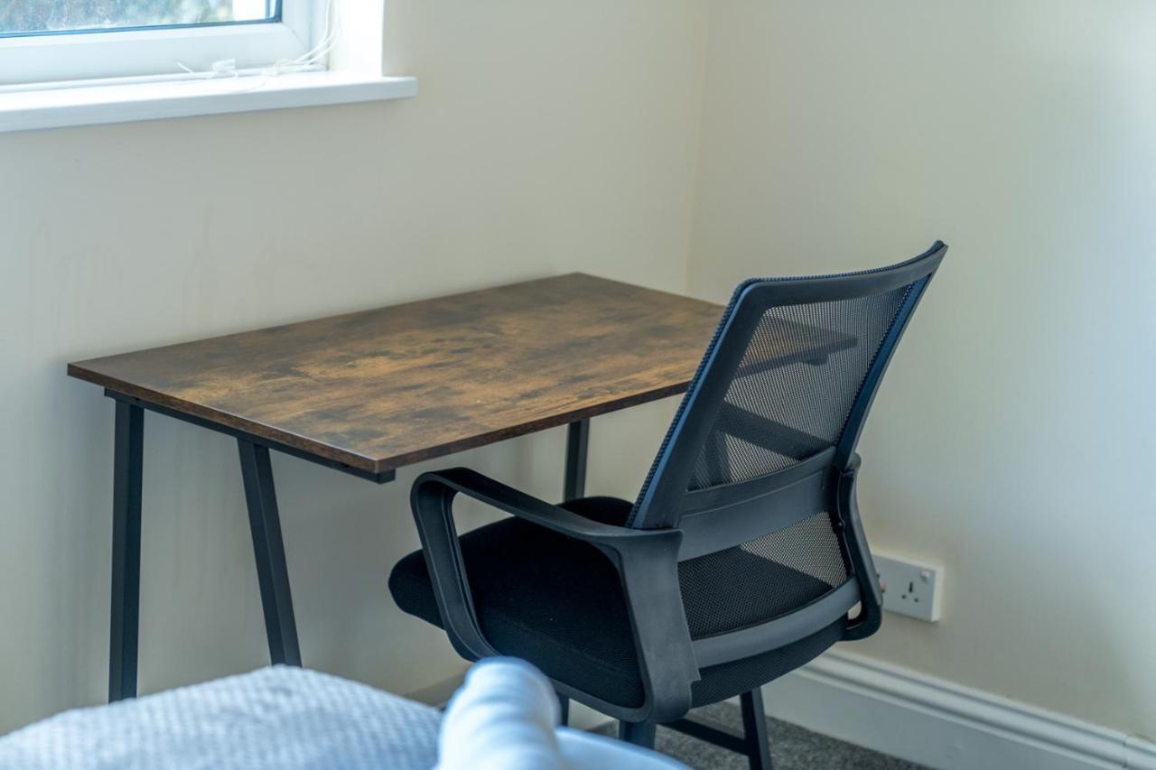 Redhill Surrey 2 Bedroom Pet Friendly Apartment By Sublime Stays ภายนอก รูปภาพ