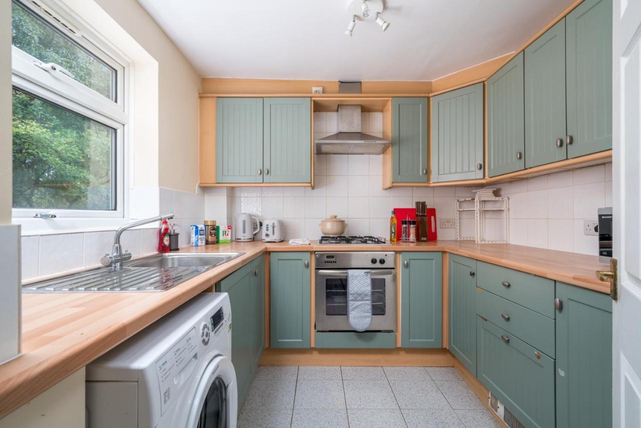 Redhill Surrey 2 Bedroom Pet Friendly Apartment By Sublime Stays ภายนอก รูปภาพ